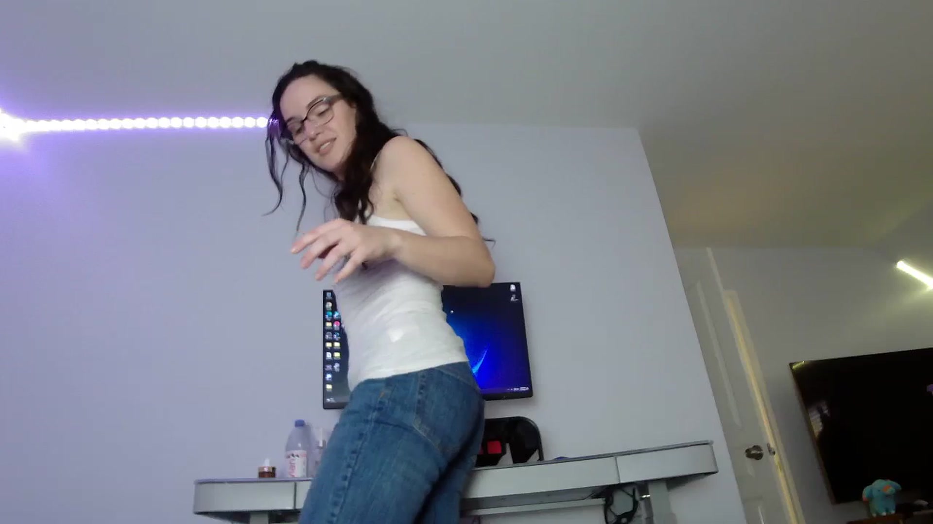 Gallery image thumbnail from BunnyNextDoor's myfreecams stream on, 11/07/2023, 18:37 image 14 of 20