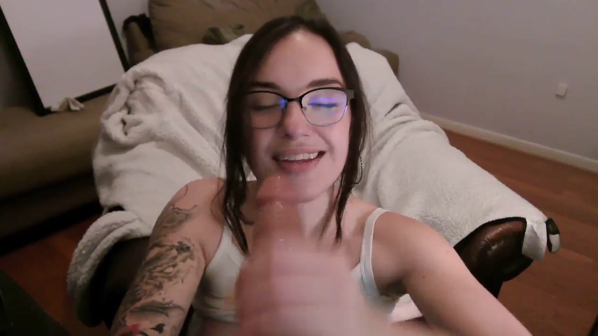 Gallery image thumbnail from BunnyNextDoor's myfreecams stream on, 12/24/2023, 17:40 image 13 of 20