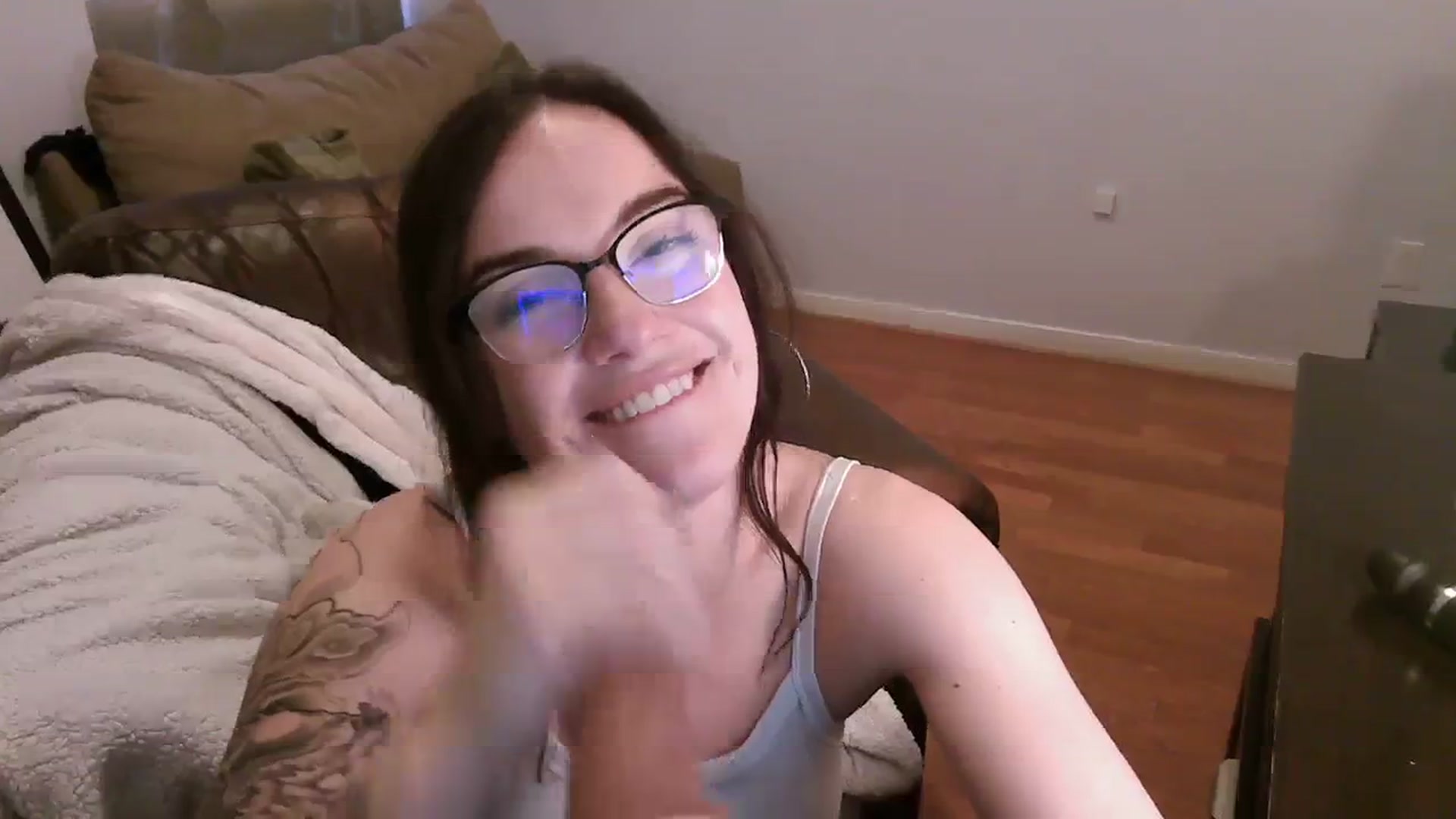 Gallery image thumbnail from BunnyNextDoor's myfreecams stream on, 12/24/2023, 19:12 image 19 of 20