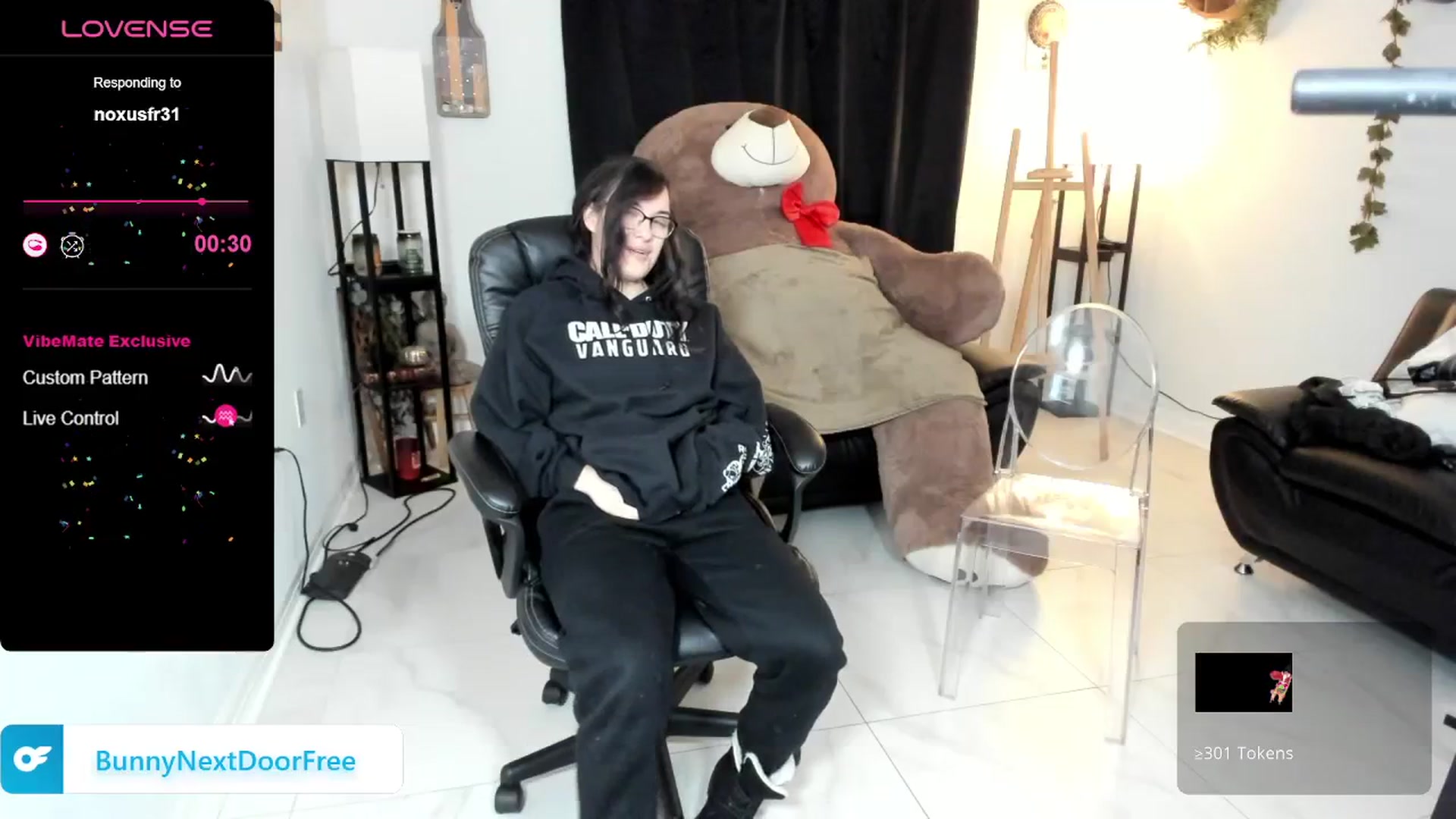 Gallery image thumbnail from BunnyNextDoor's myfreecams stream on, 01/02/2024, 24:02 image 8 of 20