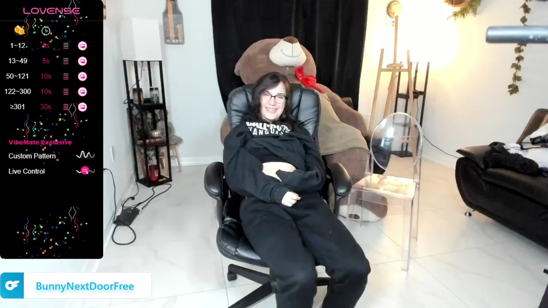 Gallery image thumbnail from BunnyNextDoor's myfreecams stream on, 01/02/2024, 24:02 image 3 of 20