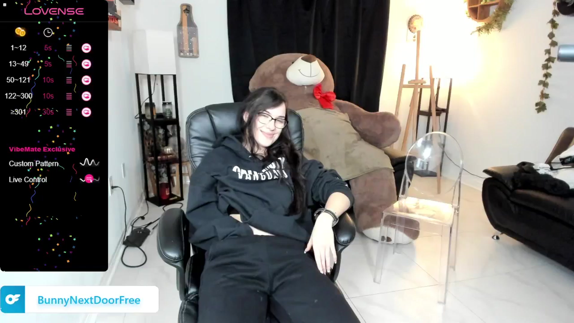Gallery image thumbnail from BunnyNextDoor's myfreecams stream on, 01/02/2024, 01:38 image 9 of 20