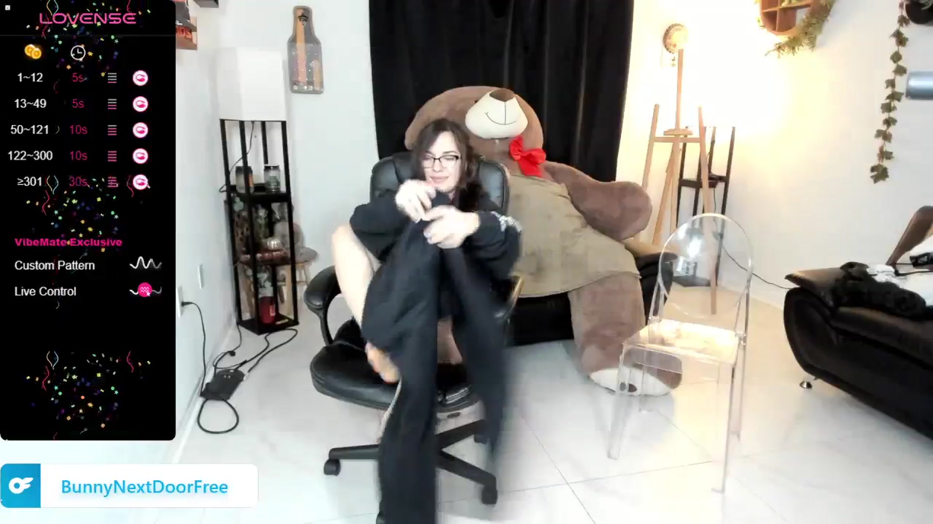 Gallery image thumbnail from BunnyNextDoor's myfreecams stream on, 01/02/2024, 01:38 image 13 of 20