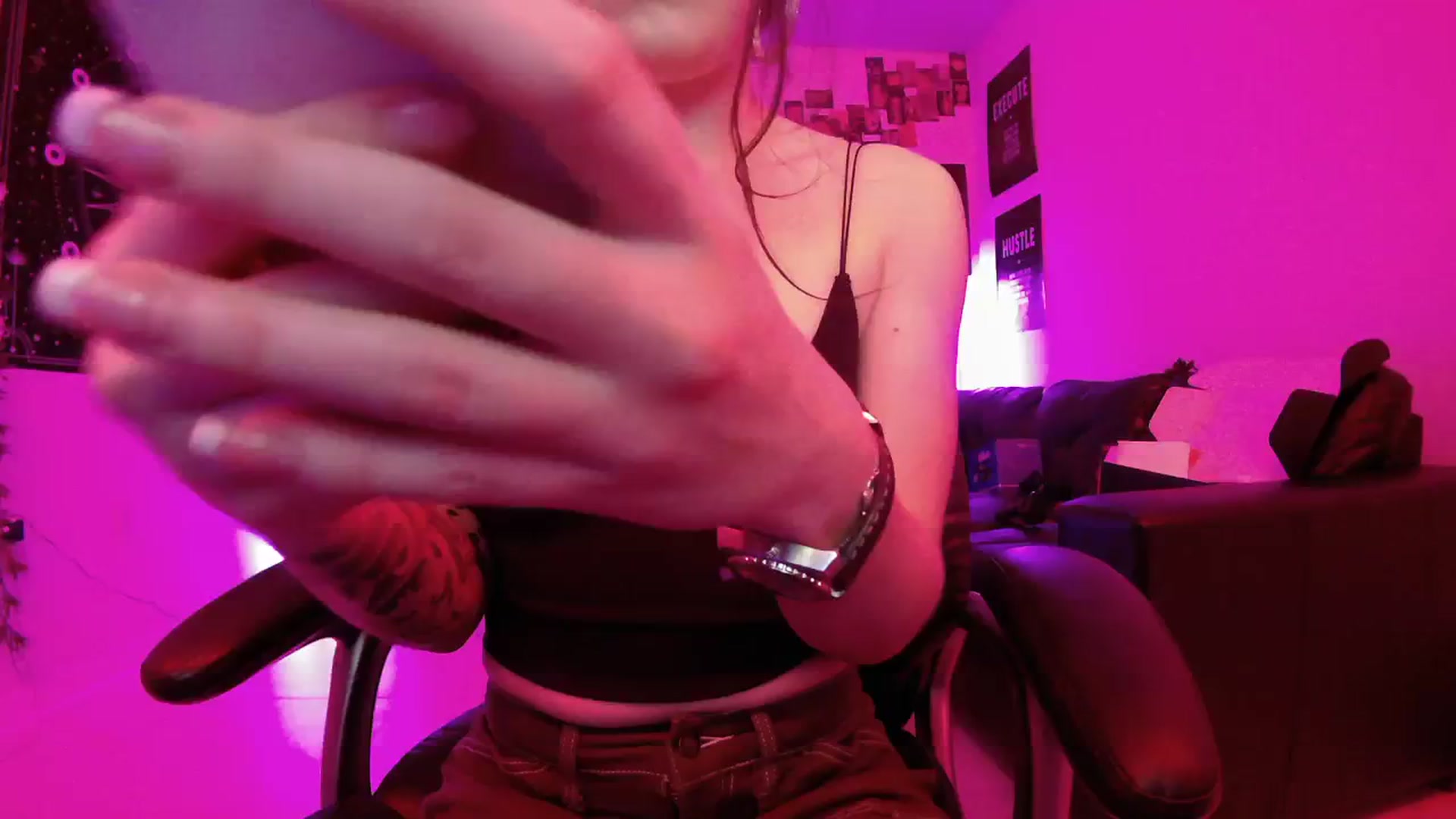 Gallery image thumbnail from BunnyNextDoor's myfreecams stream on, 01/02/2024, 15:24 image 15 of 20