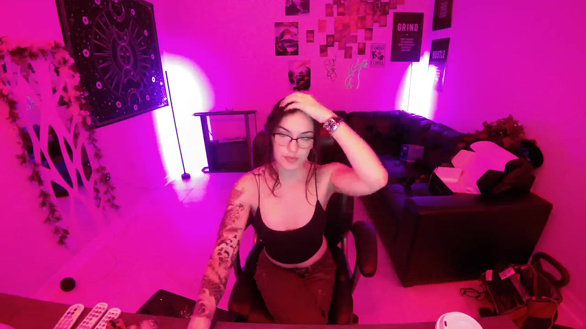 Gallery image thumbnail from BunnyNextDoor's myfreecams stream on, 01/02/2024, 15:24 image 2 of 20