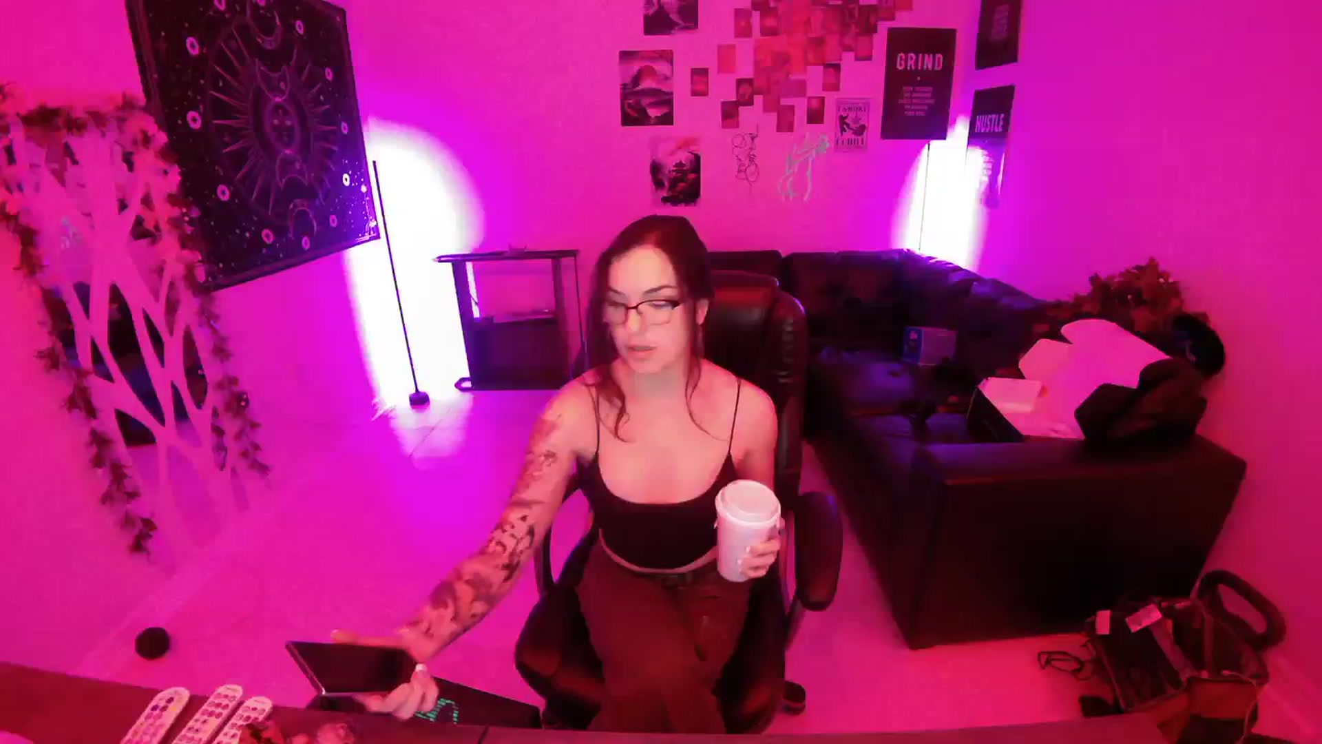 Gallery image thumbnail from BunnyNextDoor's myfreecams stream on, 01/02/2024, 15:24 image 1 of 20