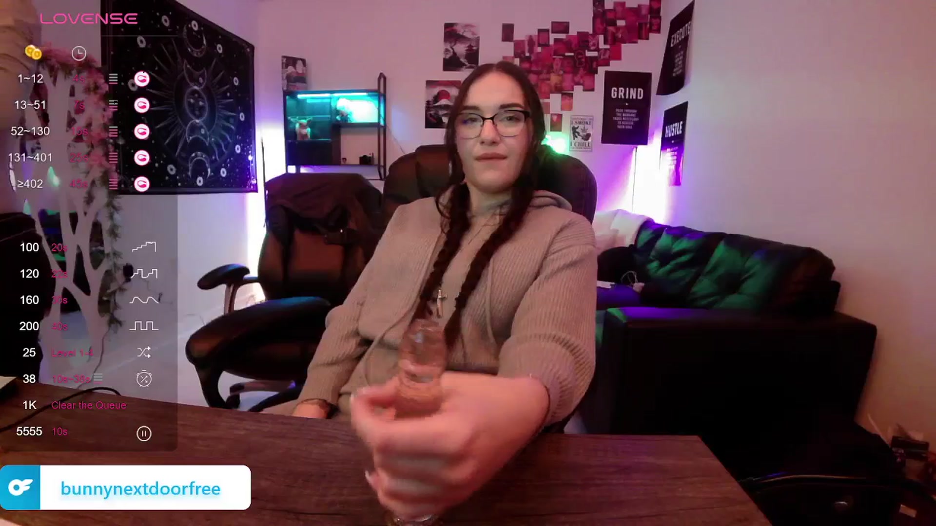 Gallery image thumbnail from BunnyNextDoor's myfreecams stream on, 01/04/2024, 16:34 image 9 of 20