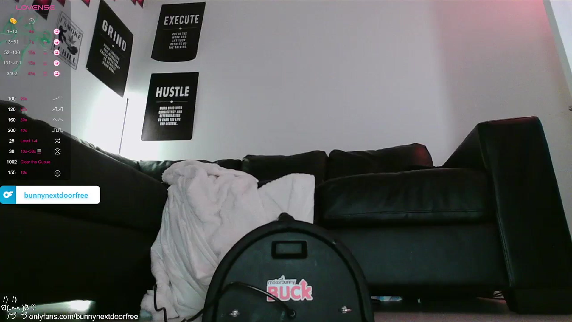 Gallery image thumbnail from BunnyNextDoor's myfreecams stream on, 03/25/2024, 15:35 image 8 of 20