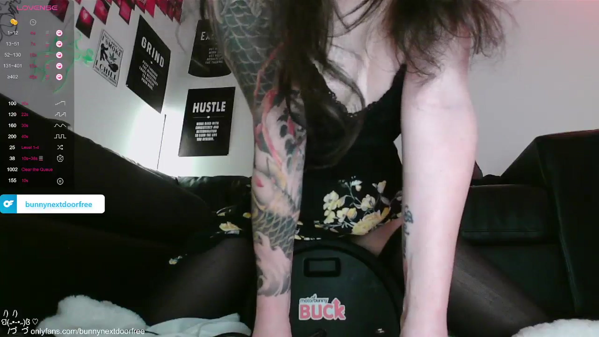 Gallery image thumbnail from BunnyNextDoor's myfreecams stream on, 03/25/2024, 18:34 image 6 of 20
