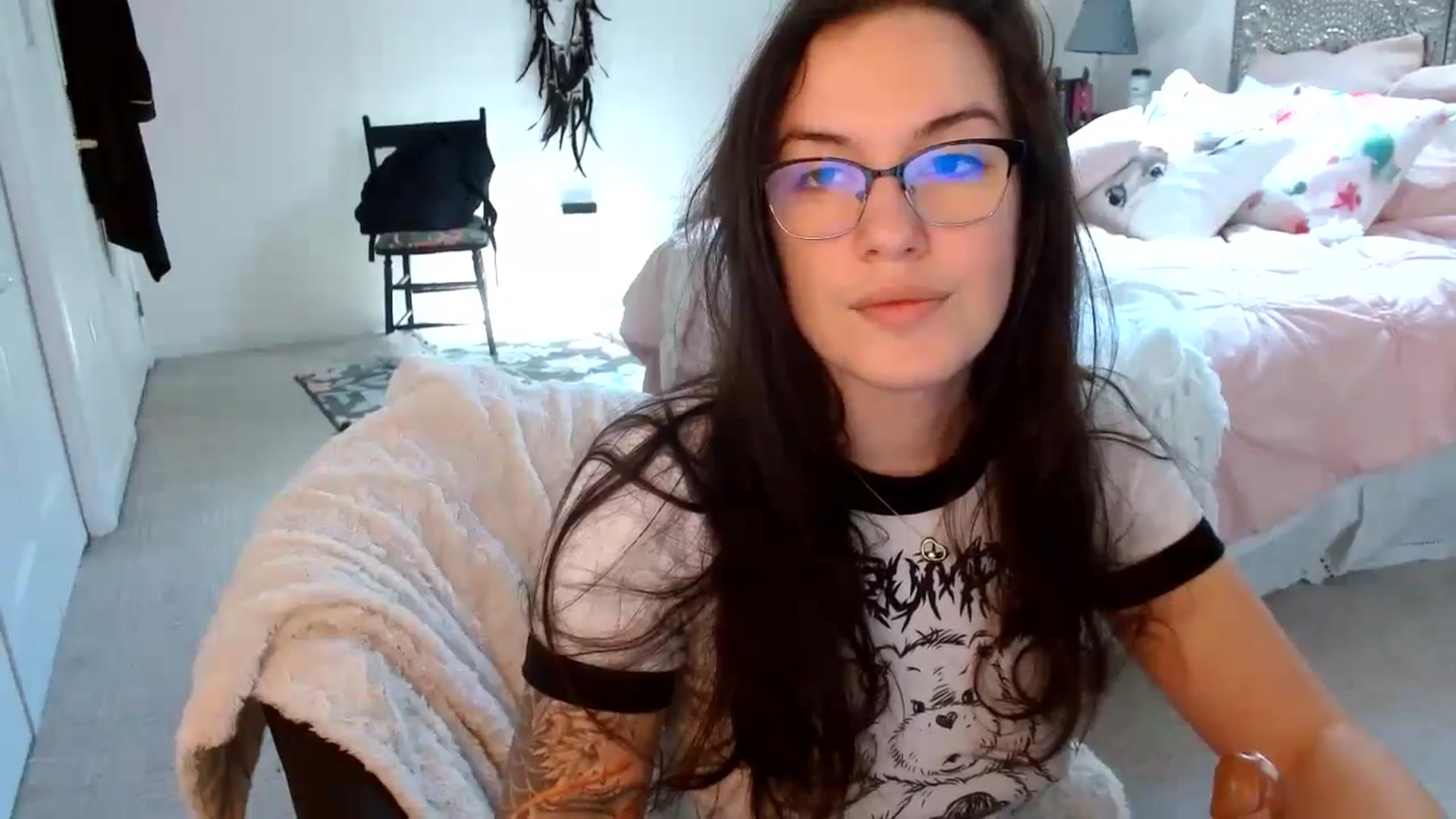 Gallery image thumbnail from BunnyNextDoor's myfreecams stream on, 10/17/2024, 15:38 image 12 of 20