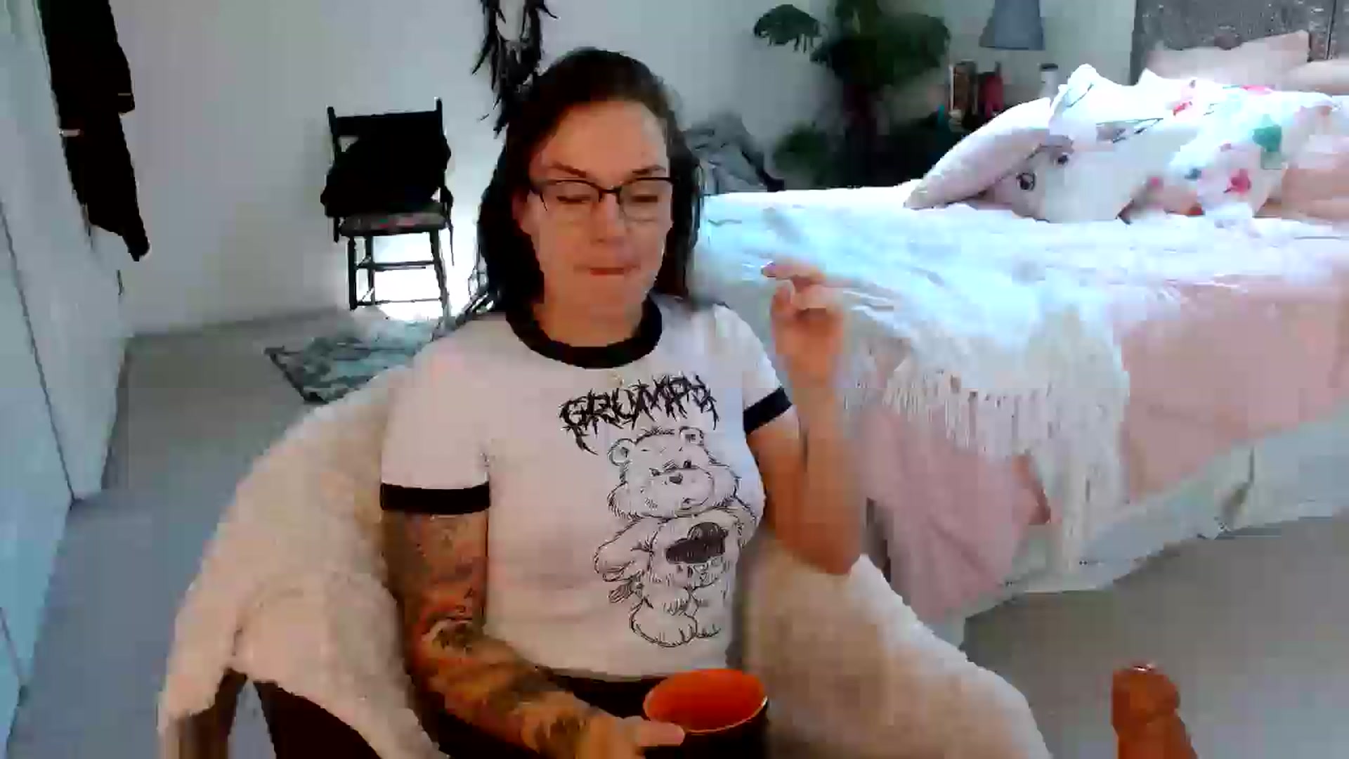 Gallery image thumbnail from BunnyNextDoor's myfreecams stream on, 10/17/2024, 15:38 image 2 of 20
