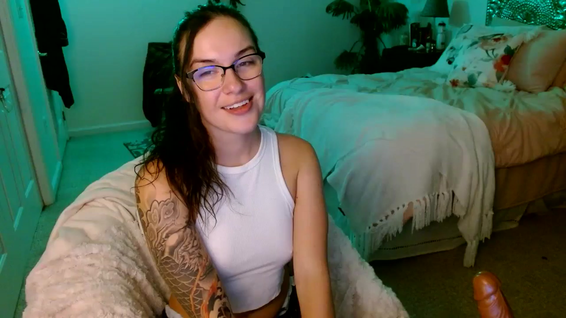 Gallery image thumbnail from BunnyNextDoor's myfreecams stream on, 10/25/2024, 24:07 image 19 of 20