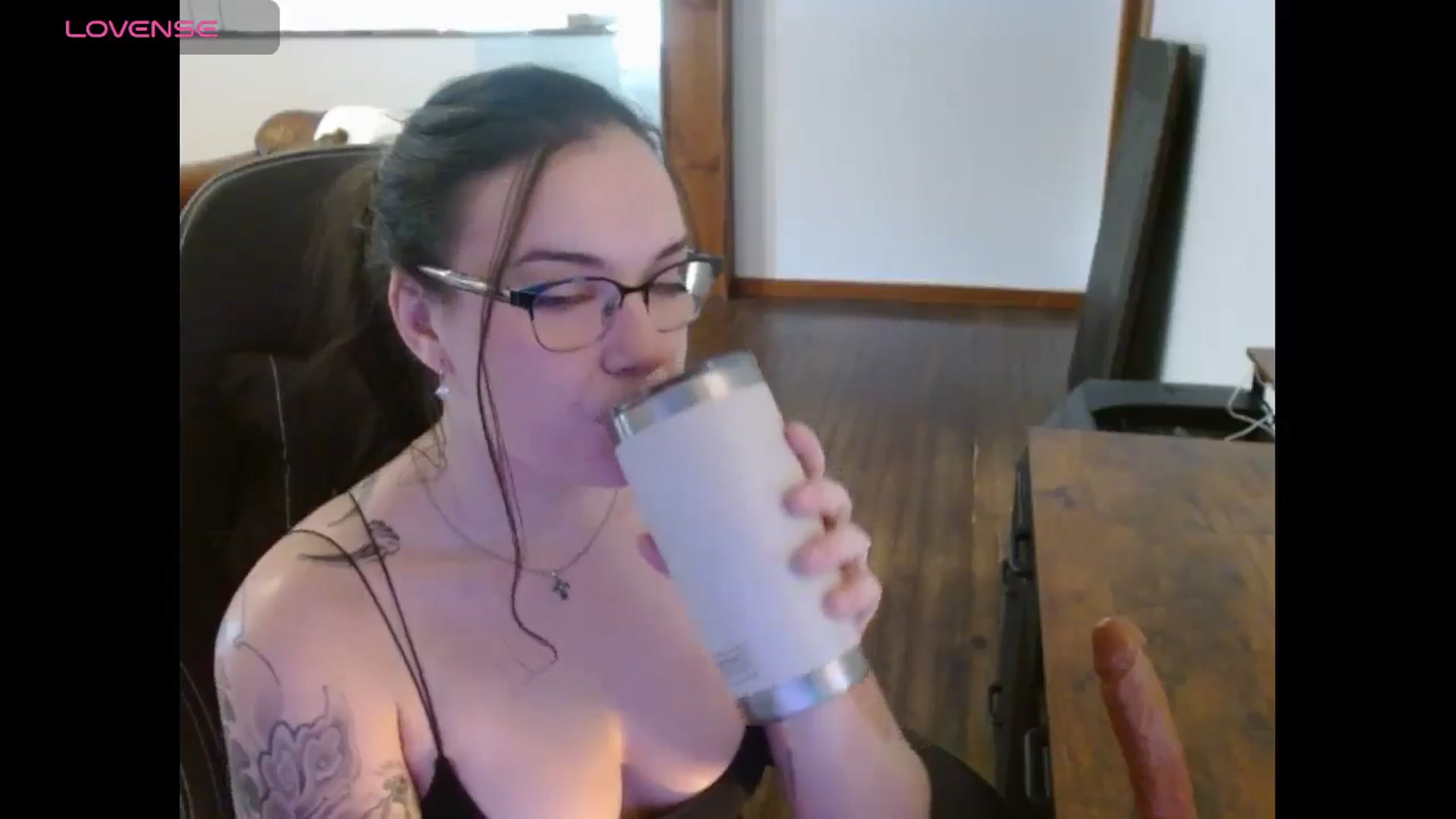 Gallery image thumbnail from BunnyNextDoor's myfreecams stream on, 05/02/2025, 18:08 image 8 of 20