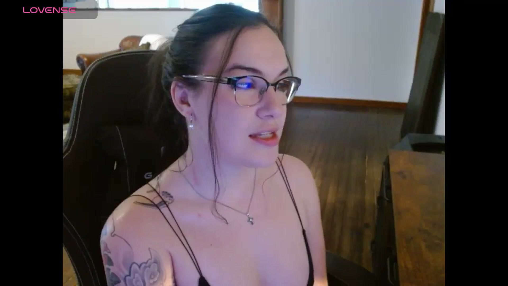 Gallery image thumbnail from BunnyNextDoor's myfreecams stream on, 05/02/2025, 18:08 image 2 of 20