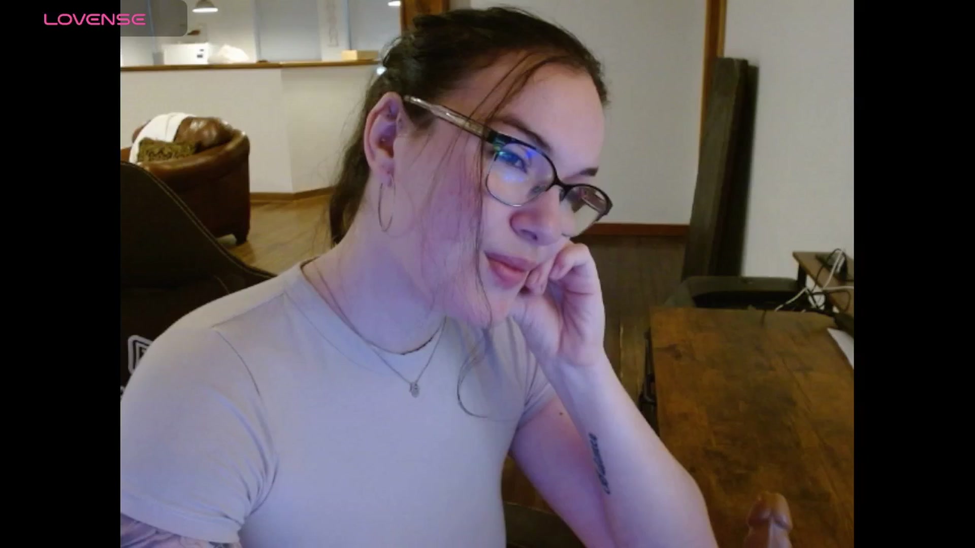 Gallery image thumbnail from BunnyNextDoor's myfreecams stream on, 05/06/2025, 17:40 image 5 of 20