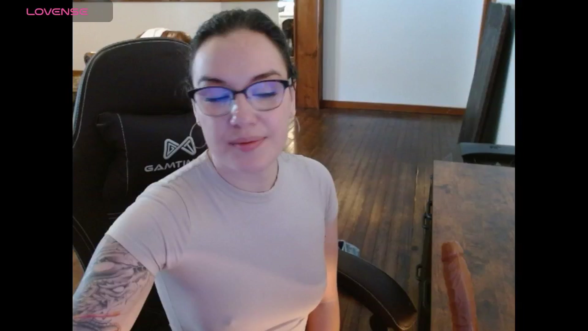 Gallery image thumbnail from BunnyNextDoor's myfreecams stream on, 05/06/2025, 20:05 image 13 of 20