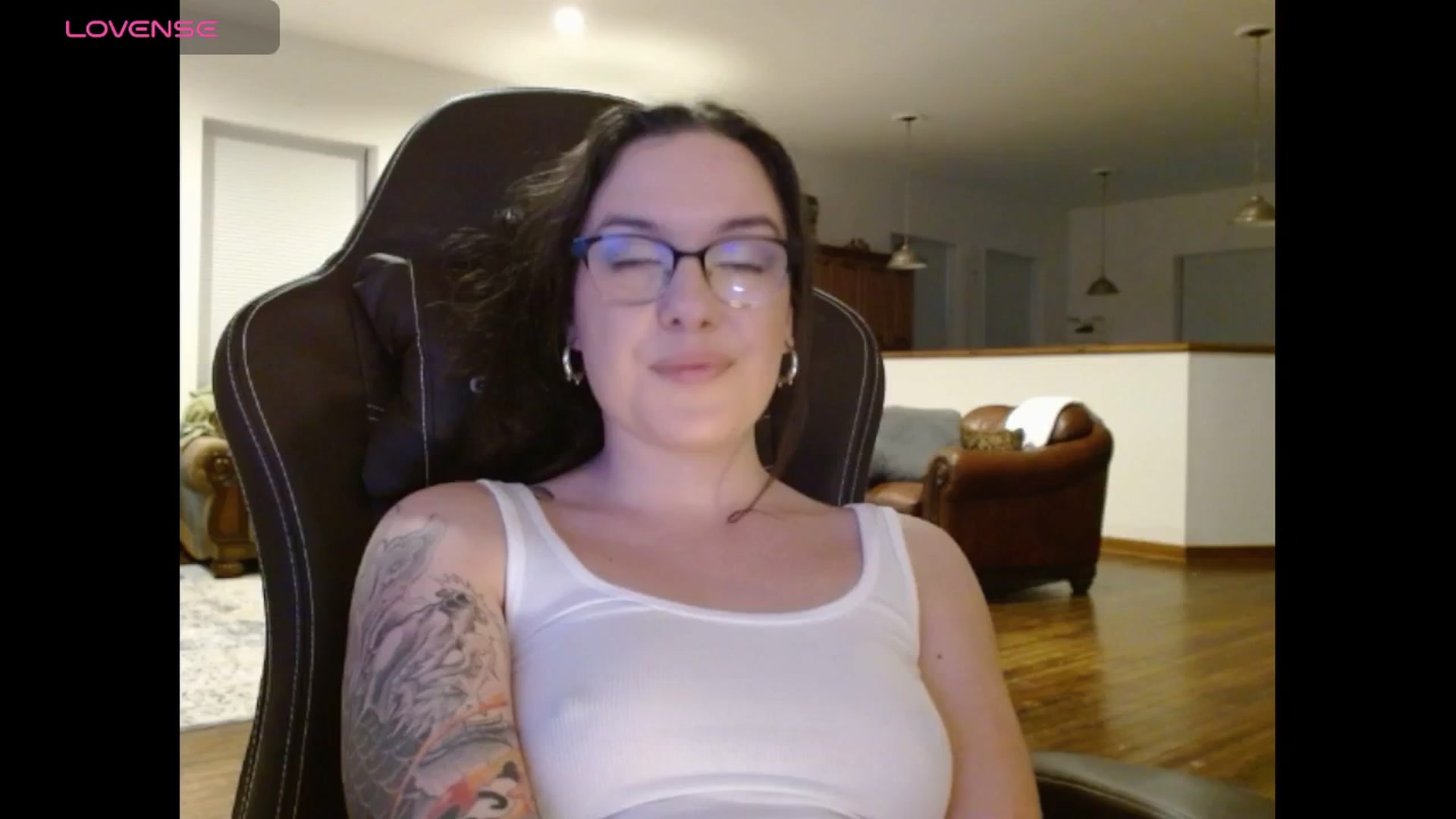 Gallery image thumbnail from BunnyNextDoor's myfreecams stream on, 05/15/2025, 01:25 image 3 of 20