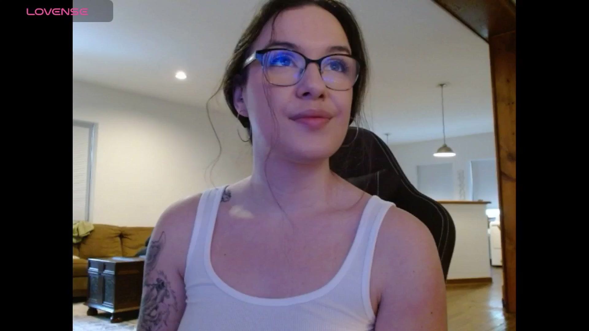 Gallery image thumbnail from BunnyNextDoor's myfreecams stream on, 05/15/2025, 14:19 image 13 of 20