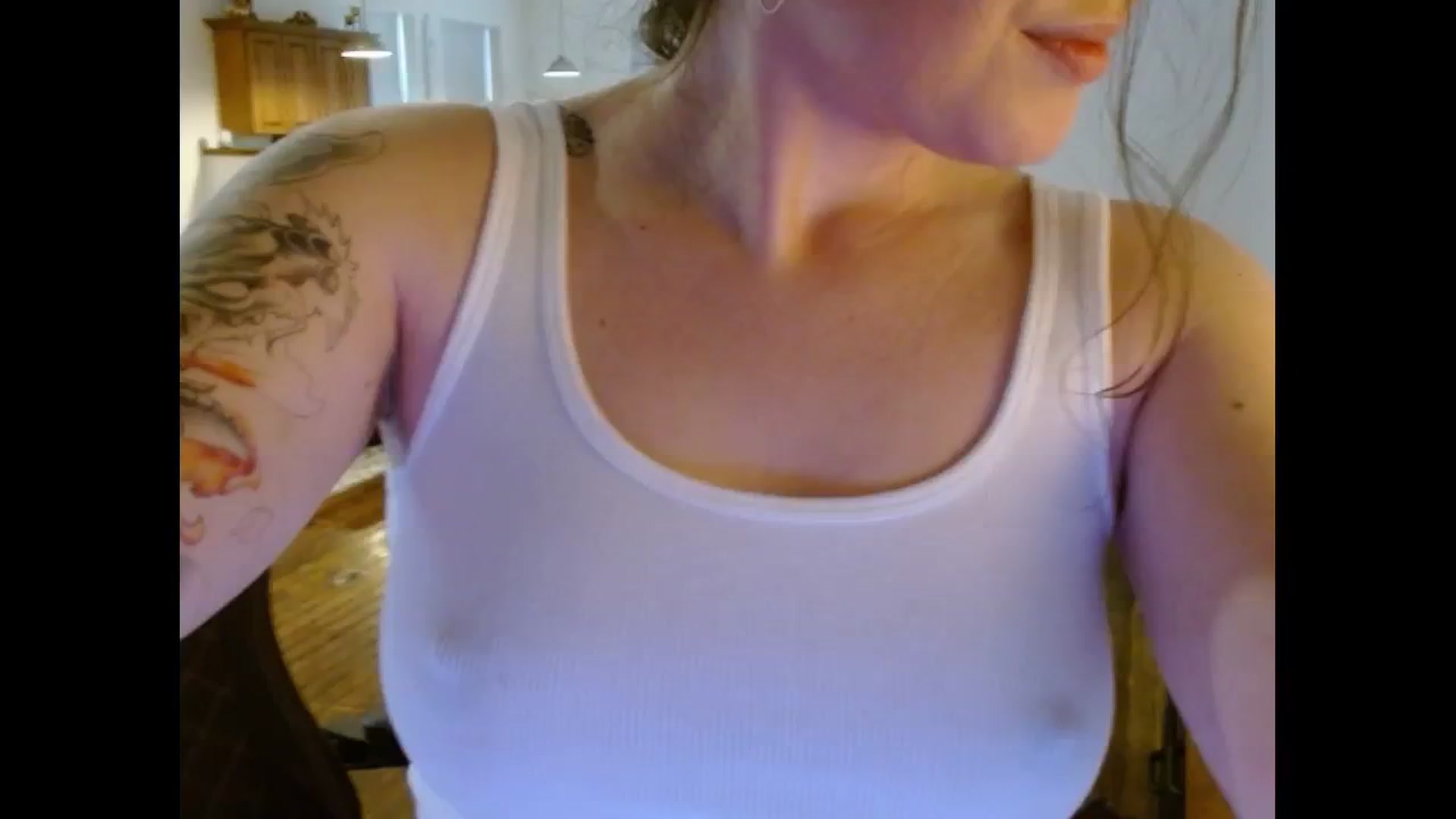 Gallery image thumbnail from BunnyNextDoor's myfreecams stream on, 05/15/2025, 16:00 image 1 of 20