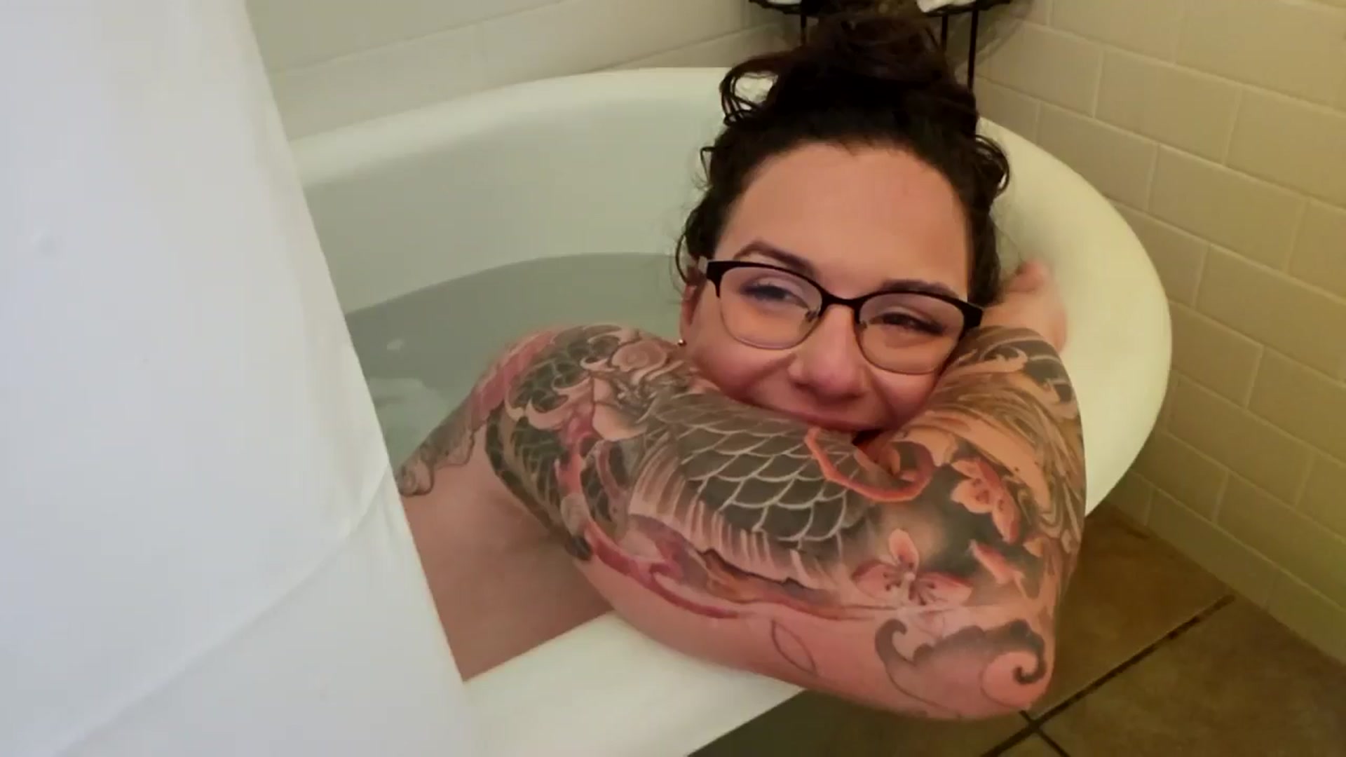 Gallery image thumbnail from BunnyNextDoor's myfreecams stream on, 11/05/2025, 23:36 image 5 of 20