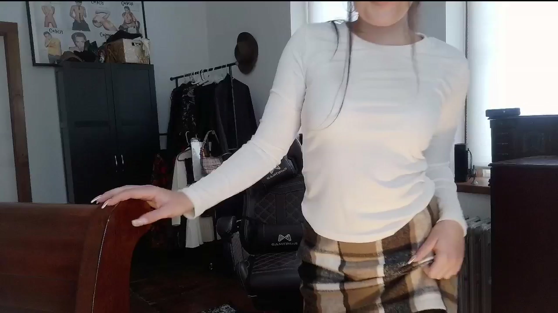 Gallery image thumbnail from BunnyNextDoor's myfreecams stream on, 12/05/2025, 17:28 image 15 of 20
