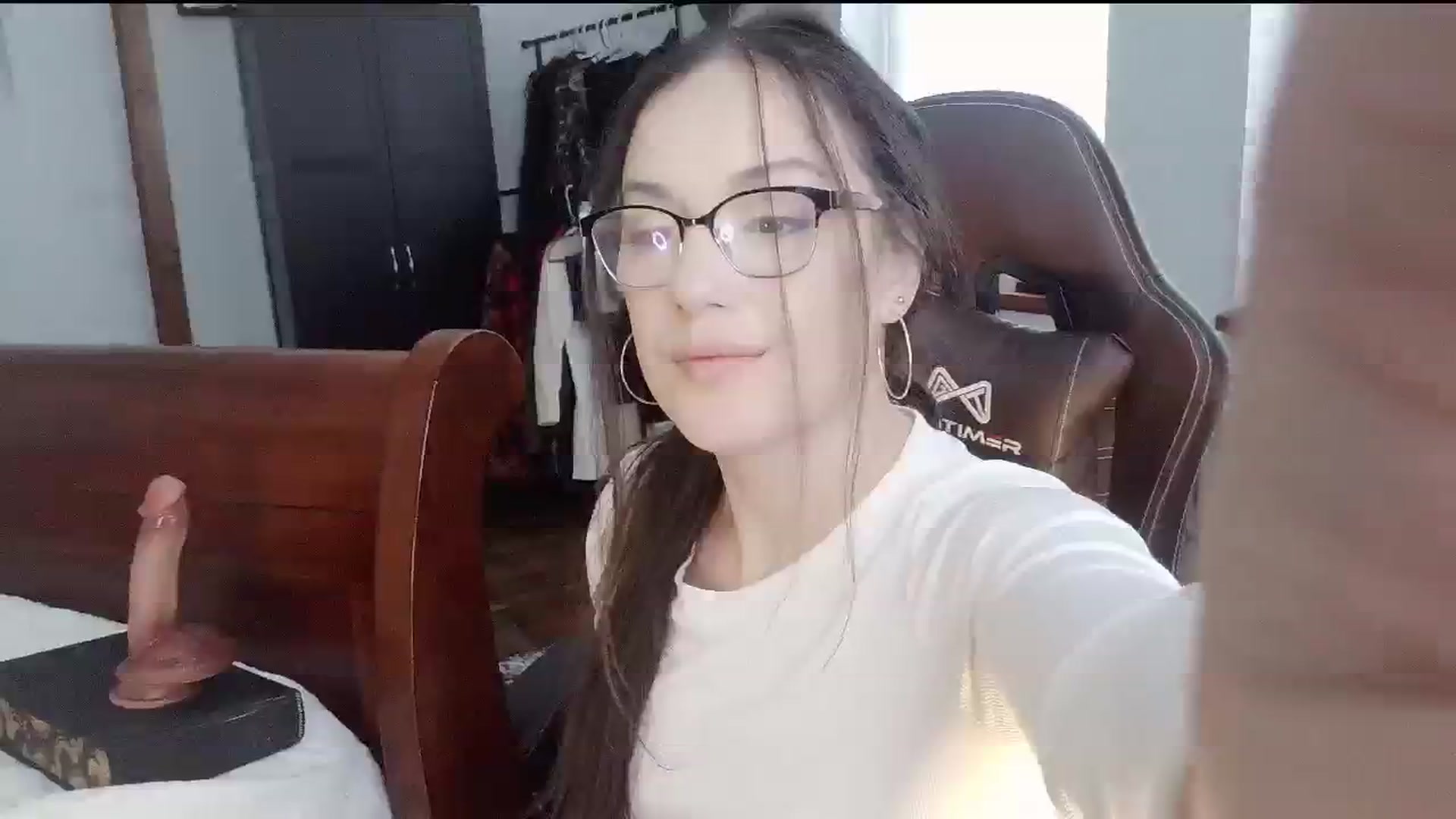 Gallery image thumbnail from BunnyNextDoor's myfreecams stream on, 12/05/2025, 18:50 image 8 of 20