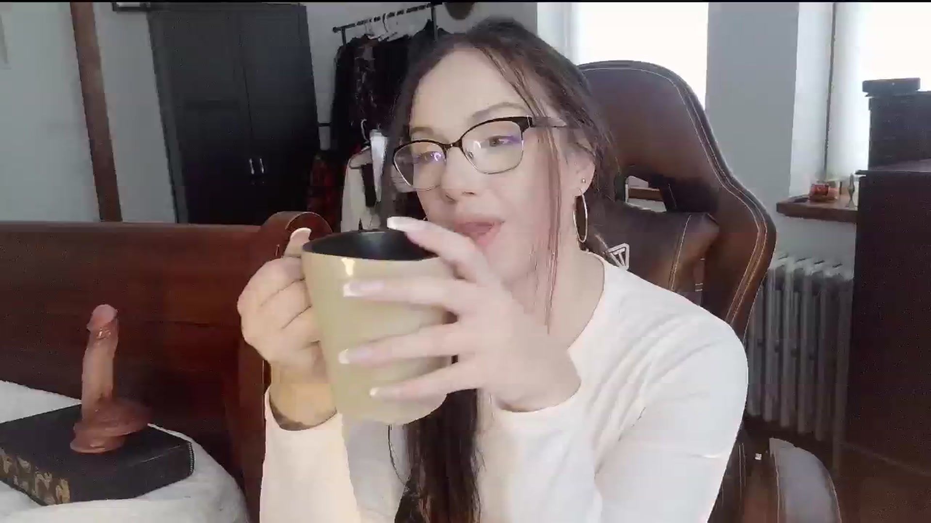 Gallery image thumbnail from BunnyNextDoor's myfreecams stream on, 12/05/2025, 18:50 image 15 of 20