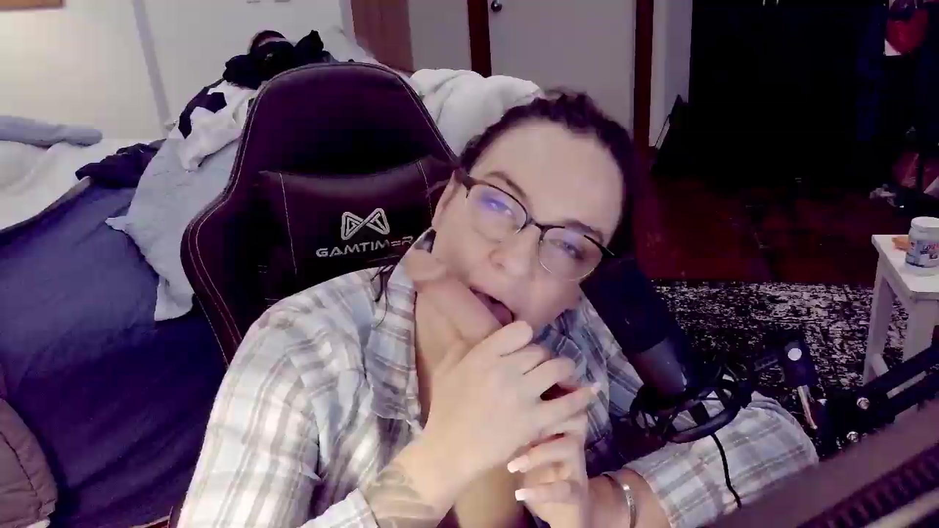 Gallery image thumbnail from BunnyNextDoor's myfreecams stream on, 05/29/2026, 24:00 image 13 of 20