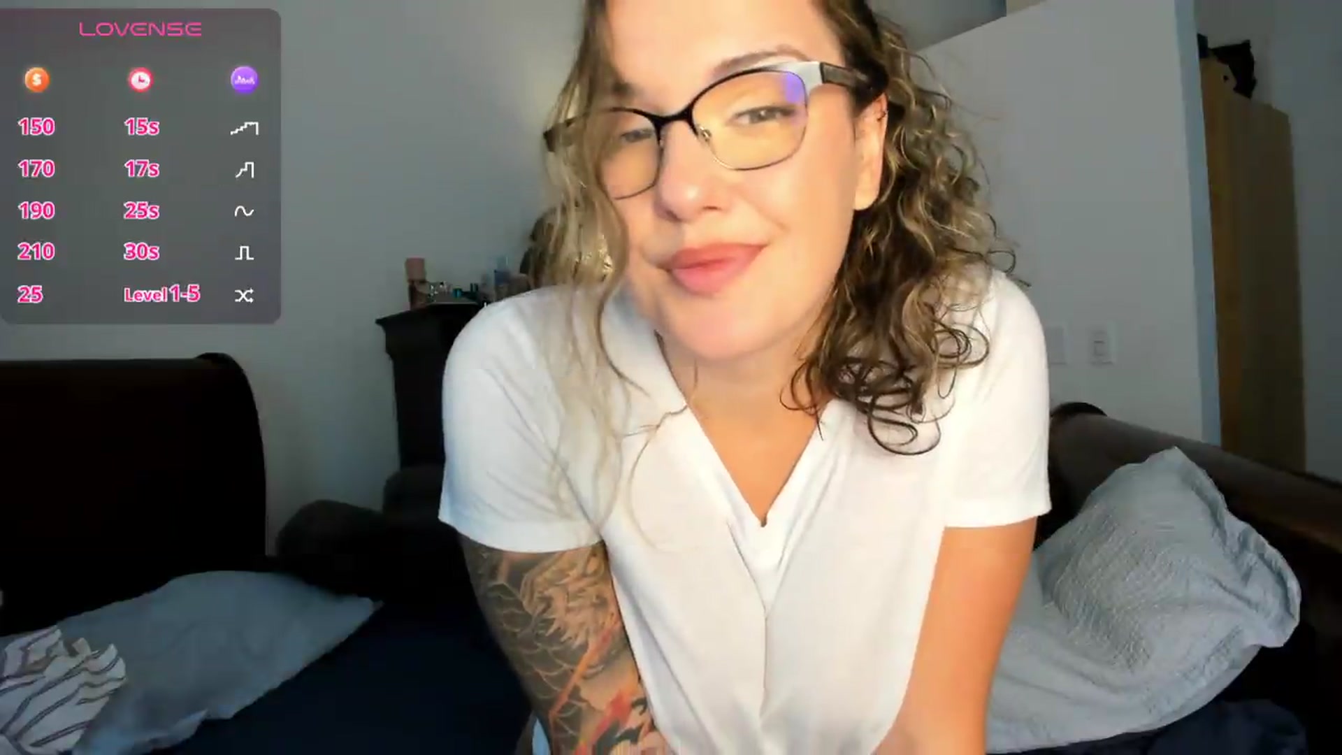 Gallery image thumbnail from BunnyNextDoor's myfreecams stream on, 08/05/2026, 17:32 image 11 of 20