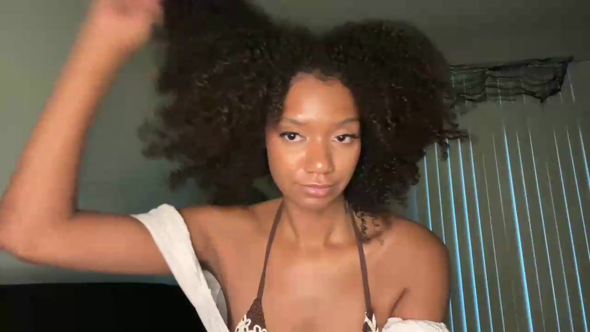 Gallery image thumbnail from BunnyX's myfreecams stream on, 07/19/2026, 02:19 image 12 of 20