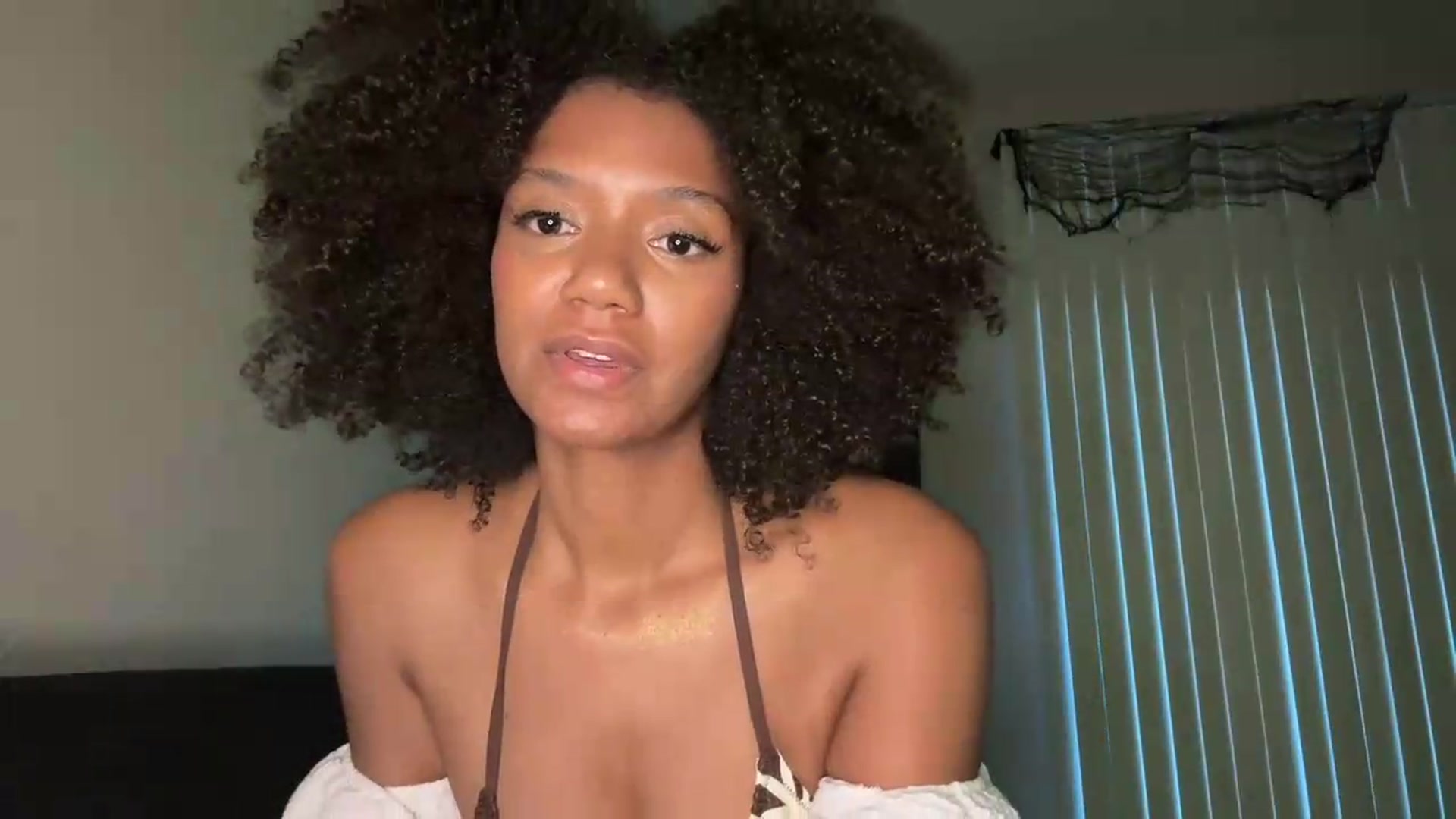 Gallery image thumbnail from BunnyX's myfreecams stream on, 07/19/2026, 02:19 image 18 of 20