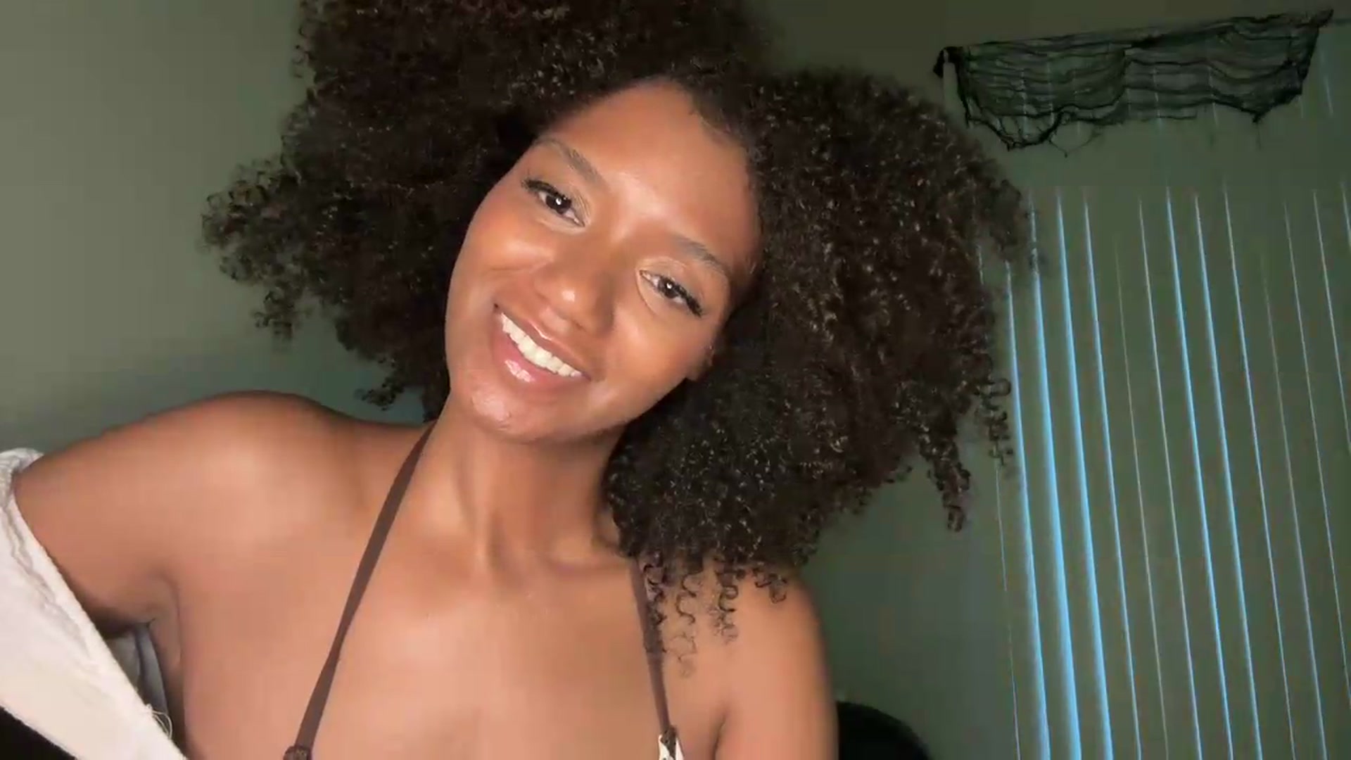 Gallery image thumbnail from BunnyX's myfreecams stream on, 07/19/2026, 02:30 image 17 of 20
