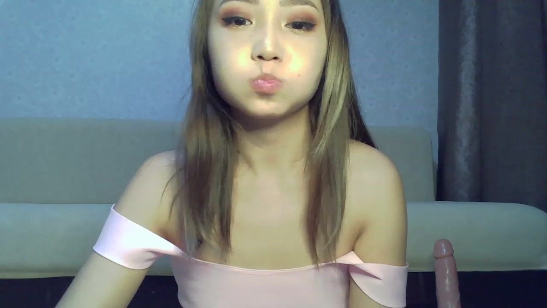 Gallery image thumbnail from Bunny_Asia's myfreecams stream on, 01/08/2023, 19:14 image 3 of 20