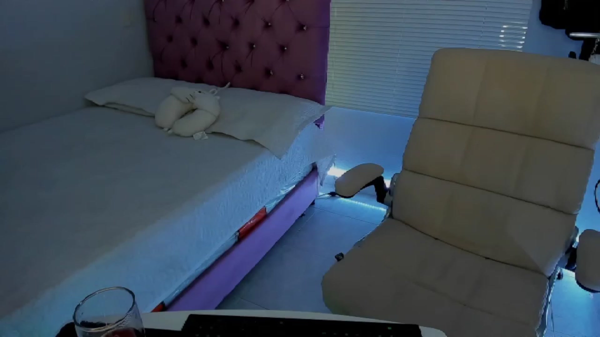 Gallery image thumbnail from Bunny__x's myfreecams stream on, 03/22/2023, 05:37 image 3 of 20