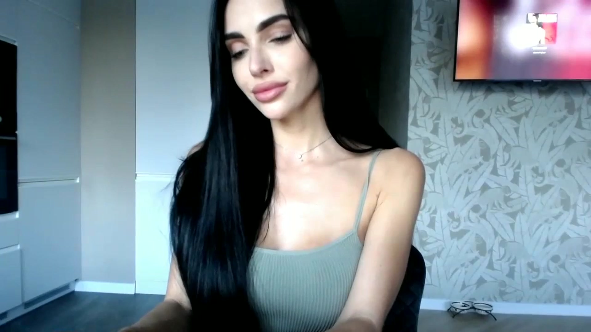 Gallery image thumbnail from Bunny_jr's myfreecams stream on, 06/26/2023, 17:21 image 5 of 20