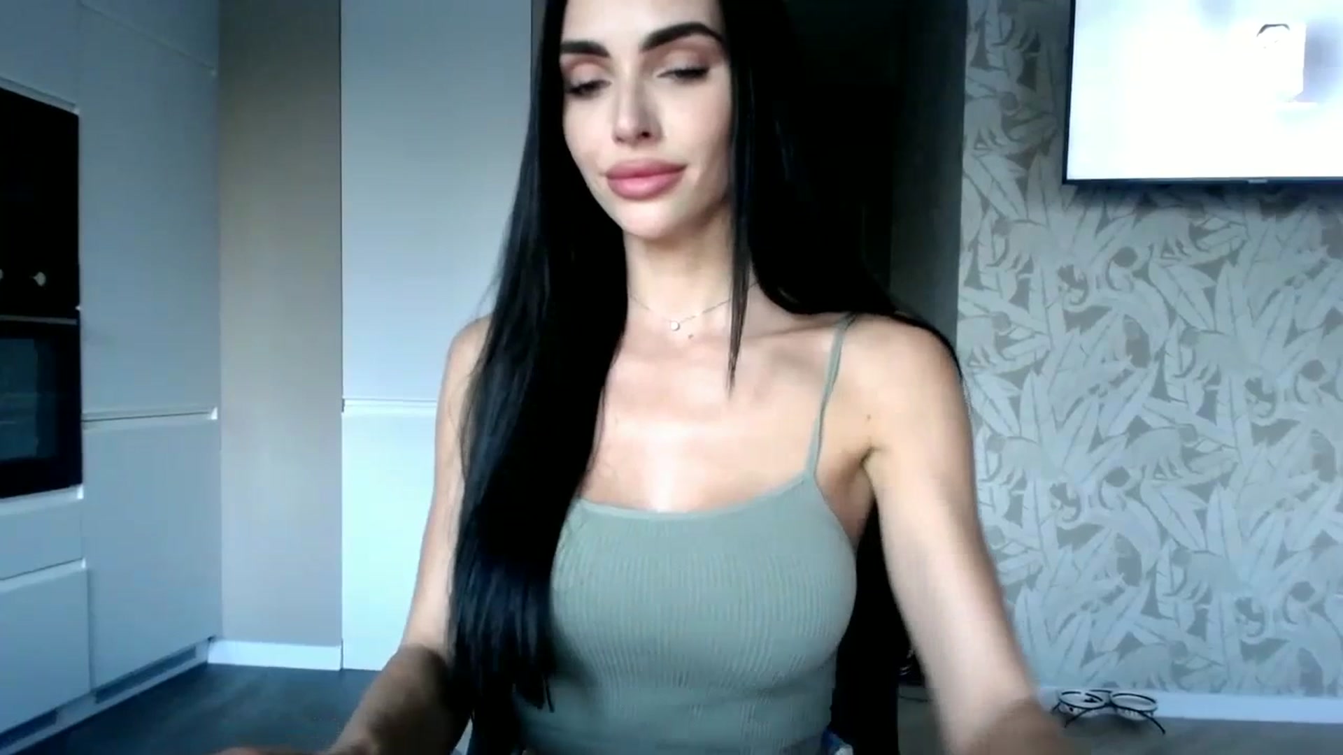 Gallery image thumbnail from Bunny_jr's myfreecams stream on, 06/26/2023, 17:21 image 15 of 20