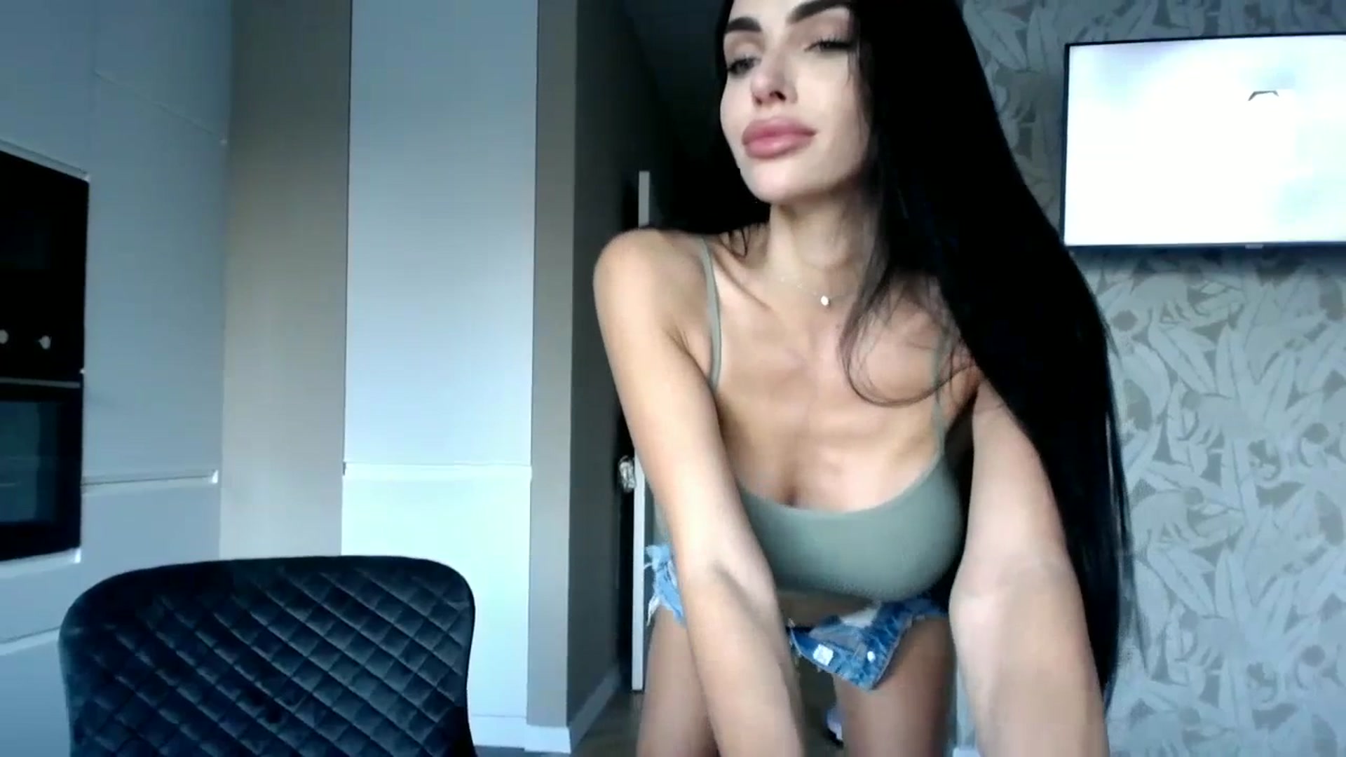 Gallery image thumbnail from Bunny_jr's myfreecams stream on, 06/26/2023, 17:21 image 12 of 20