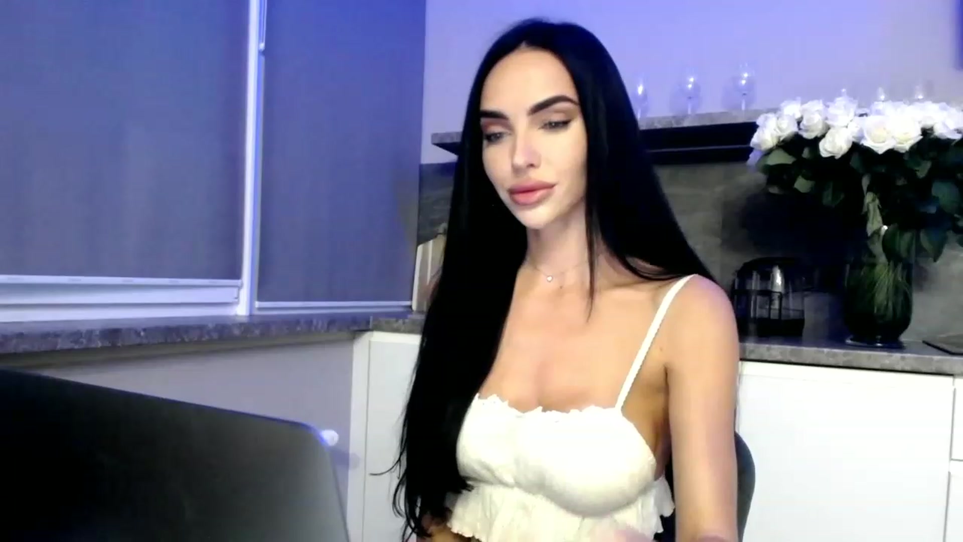 Gallery image thumbnail from Bunny_jr's myfreecams stream on, 06/28/2023, 18:16 image 3 of 20