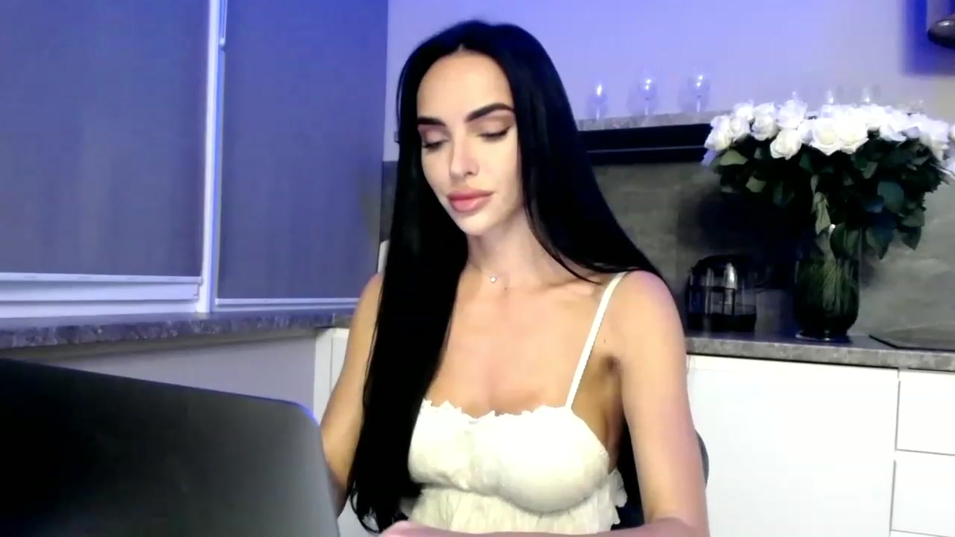 Gallery image thumbnail from Bunny_jr's myfreecams stream on, 06/28/2023, 18:16 image 6 of 20