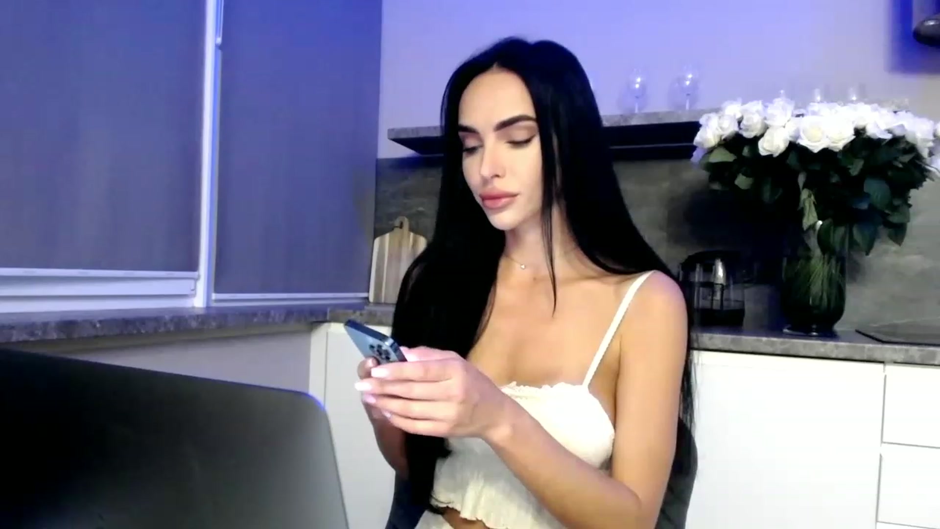 Gallery image thumbnail from Bunny_jr's myfreecams stream on, 06/28/2023, 18:16 image 8 of 20