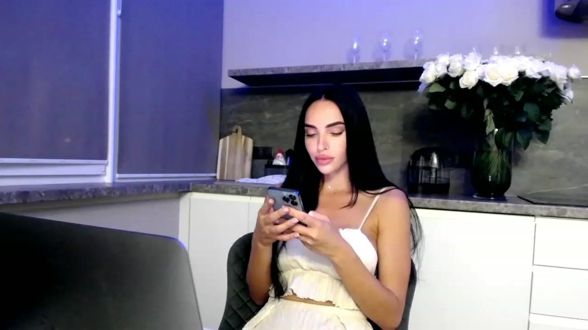 Gallery image thumbnail from Bunny_jr's myfreecams stream on, 06/28/2023, 19:08 image 7 of 20