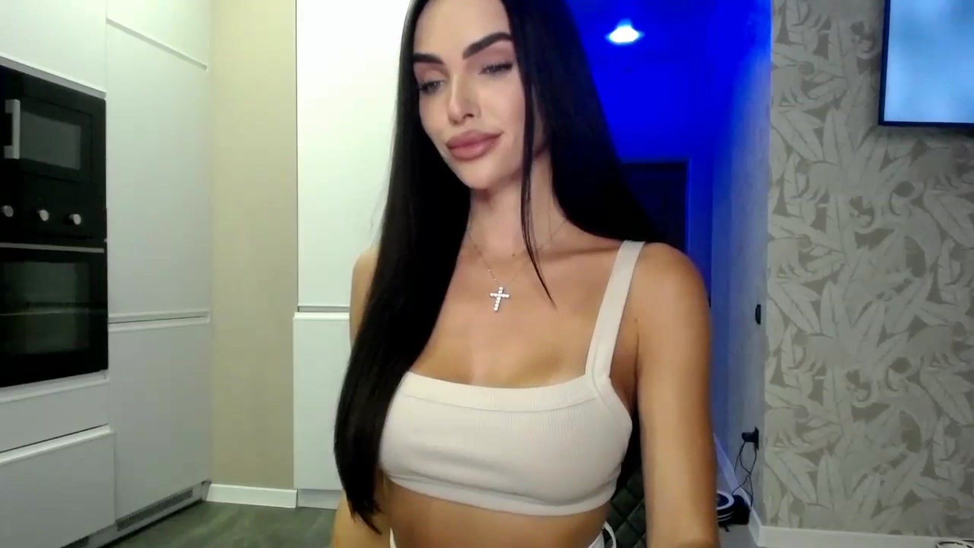 Gallery image thumbnail from Bunny_jr's myfreecams stream on, 08/22/2023, 20:03 image 18 of 20