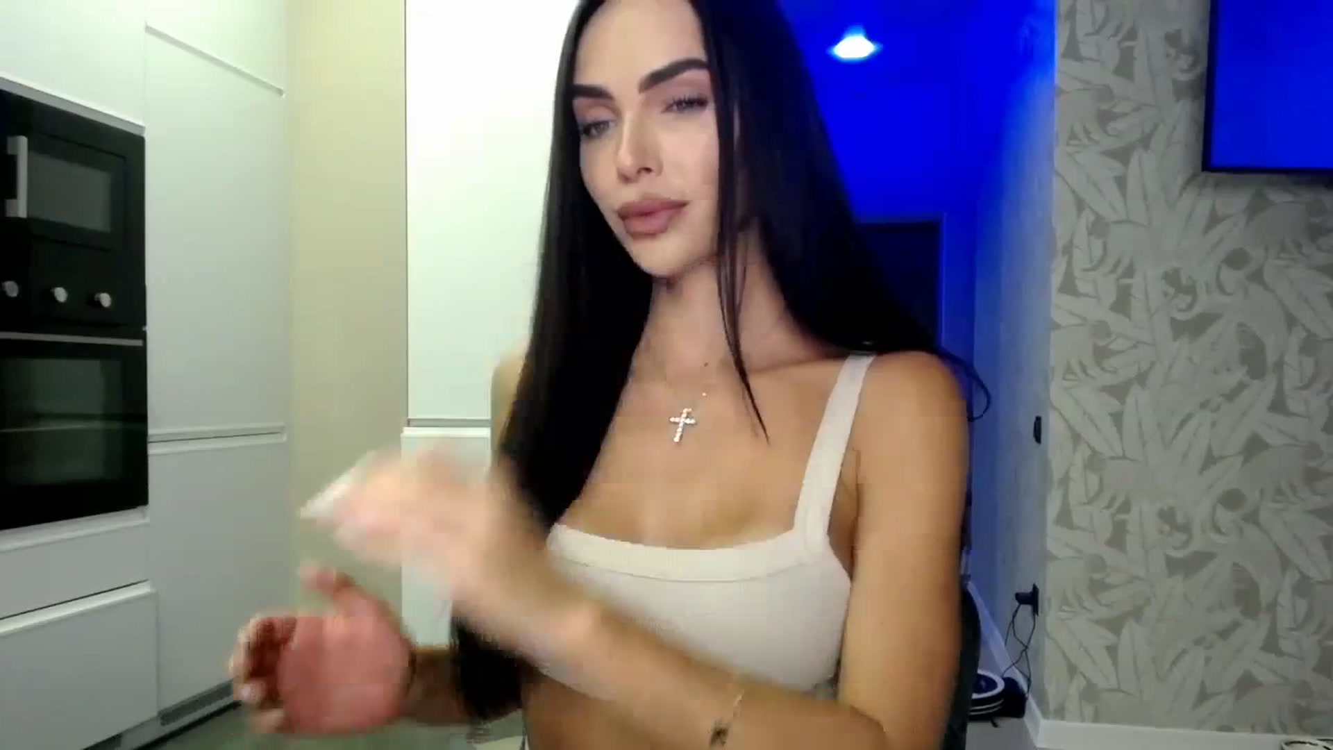 Gallery image thumbnail from Bunny_jr's myfreecams stream on, 08/22/2023, 20:03 image 6 of 20