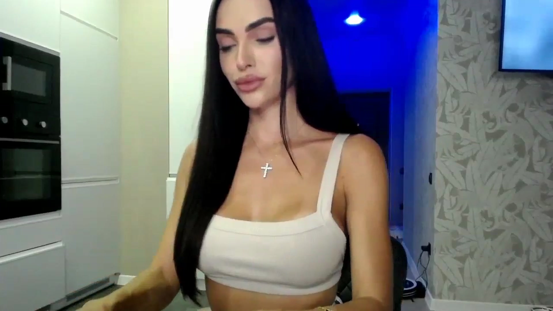 Gallery image thumbnail from Bunny_jr's myfreecams stream on, 08/22/2023, 20:03 image 19 of 20