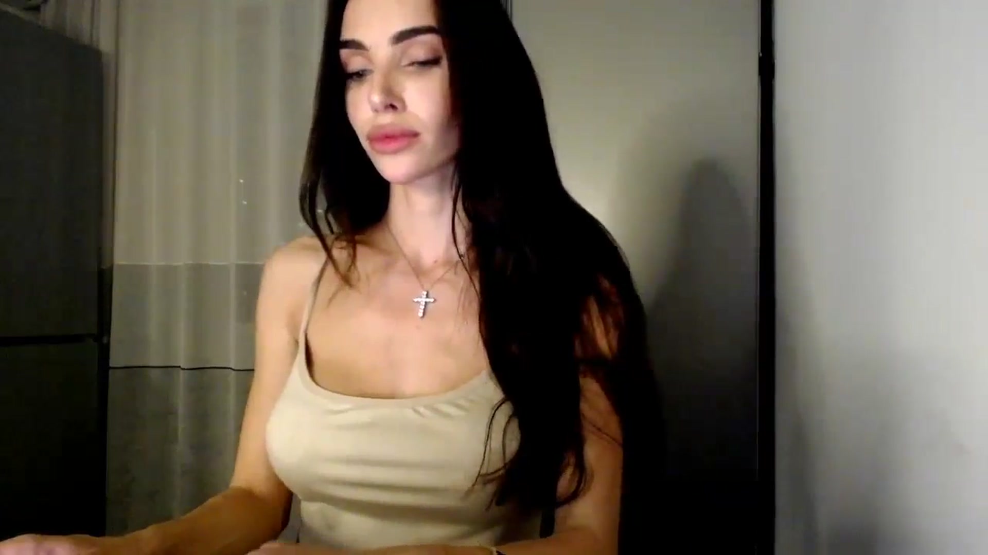 Gallery image thumbnail from Bunny_jr's myfreecams stream on, 10/13/2024, 20:04 image 15 of 20
