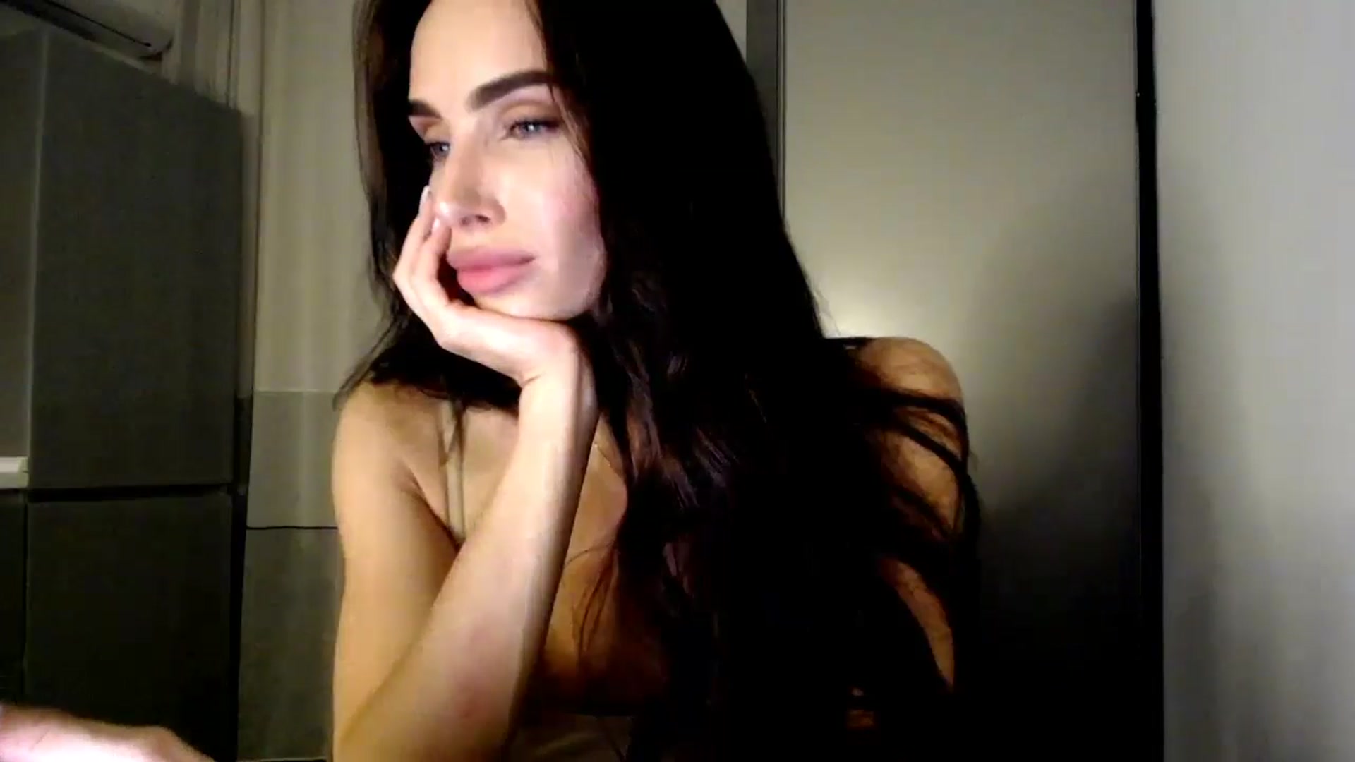 Gallery image thumbnail from Bunny_jr's myfreecams stream on, 10/13/2024, 20:04 image 4 of 20