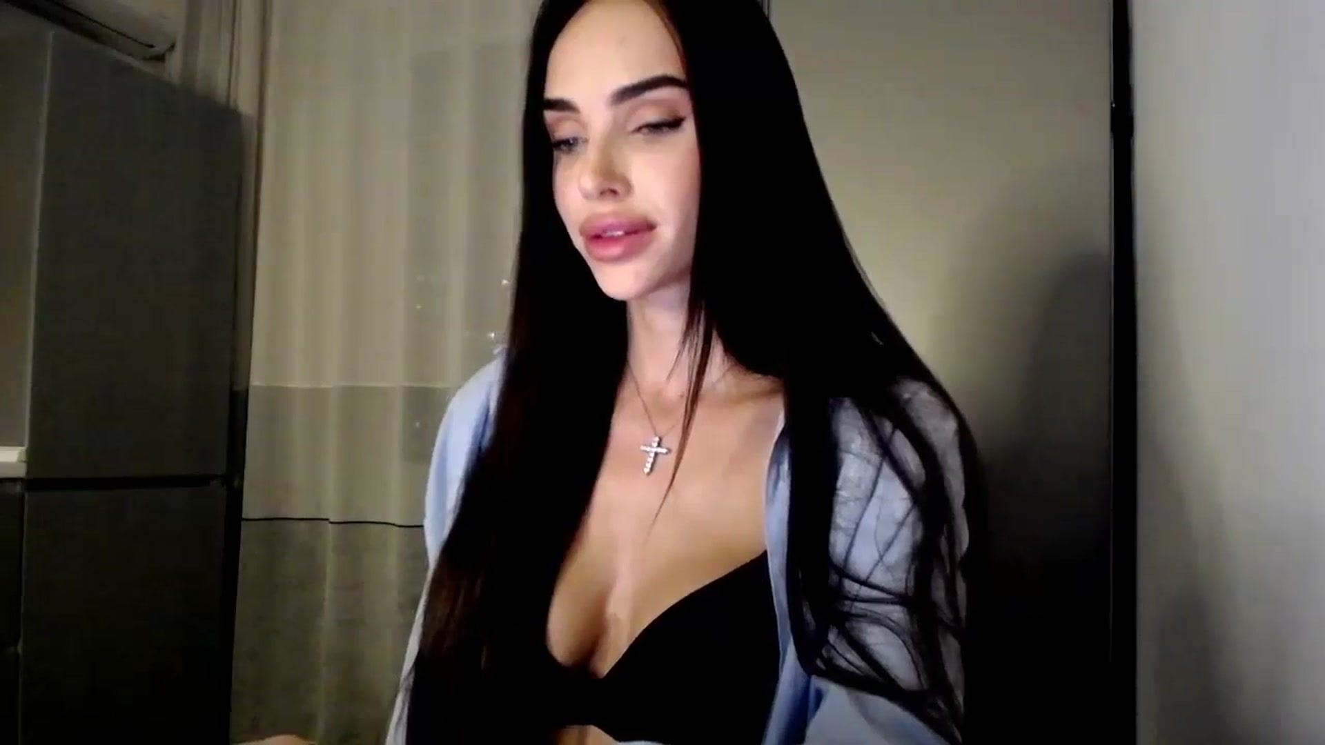Gallery image thumbnail from Bunny_jr's myfreecams stream on, 10/22/2024, 19:20 image 3 of 20