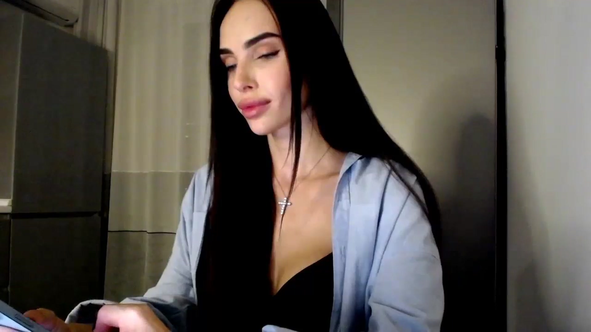 Gallery image thumbnail from Bunny_jr's myfreecams stream on, 10/22/2024, 19:20 image 6 of 20