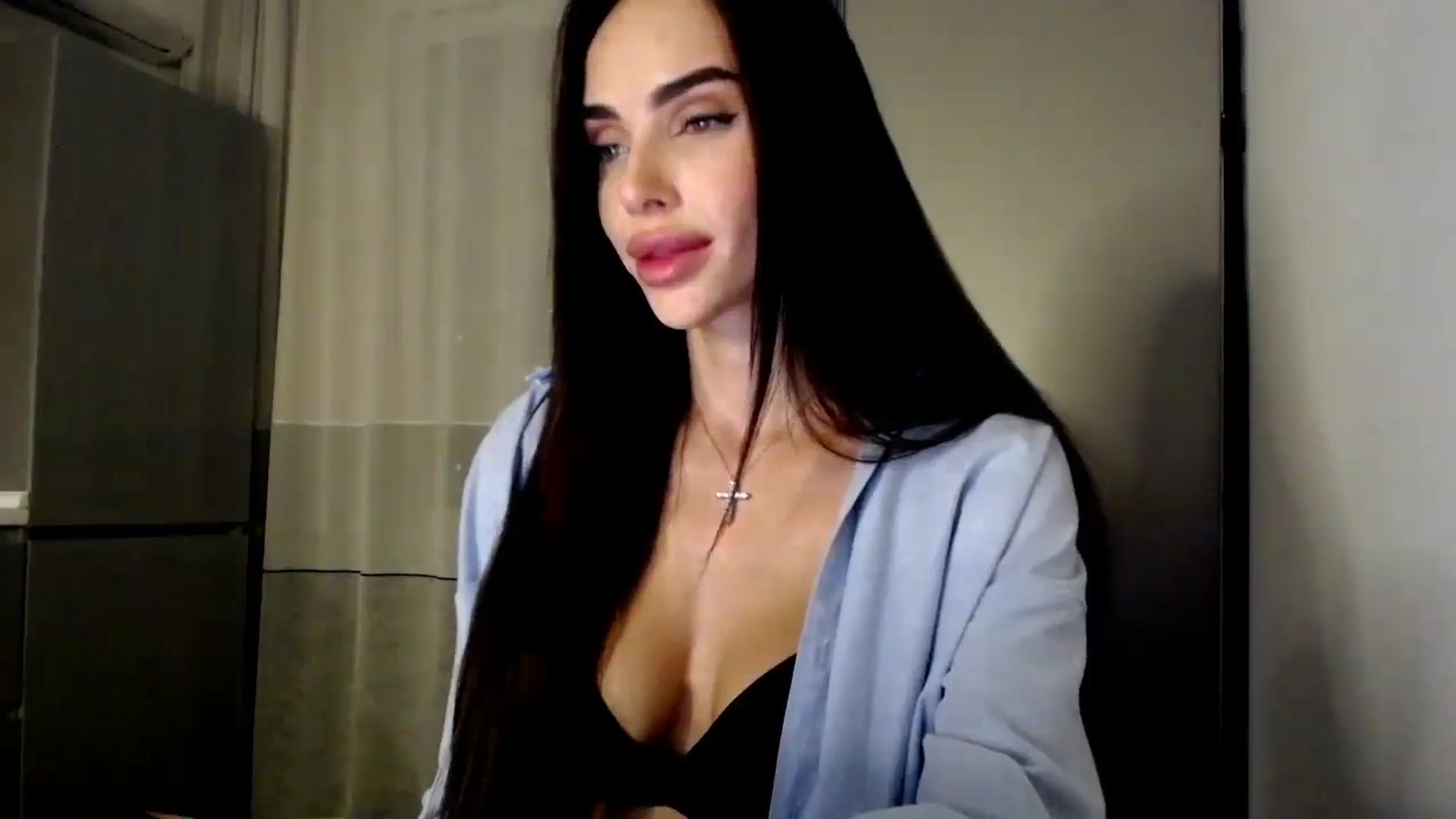 Gallery image thumbnail from Bunny_jr's myfreecams stream on, 10/22/2024, 19:20 image 10 of 20