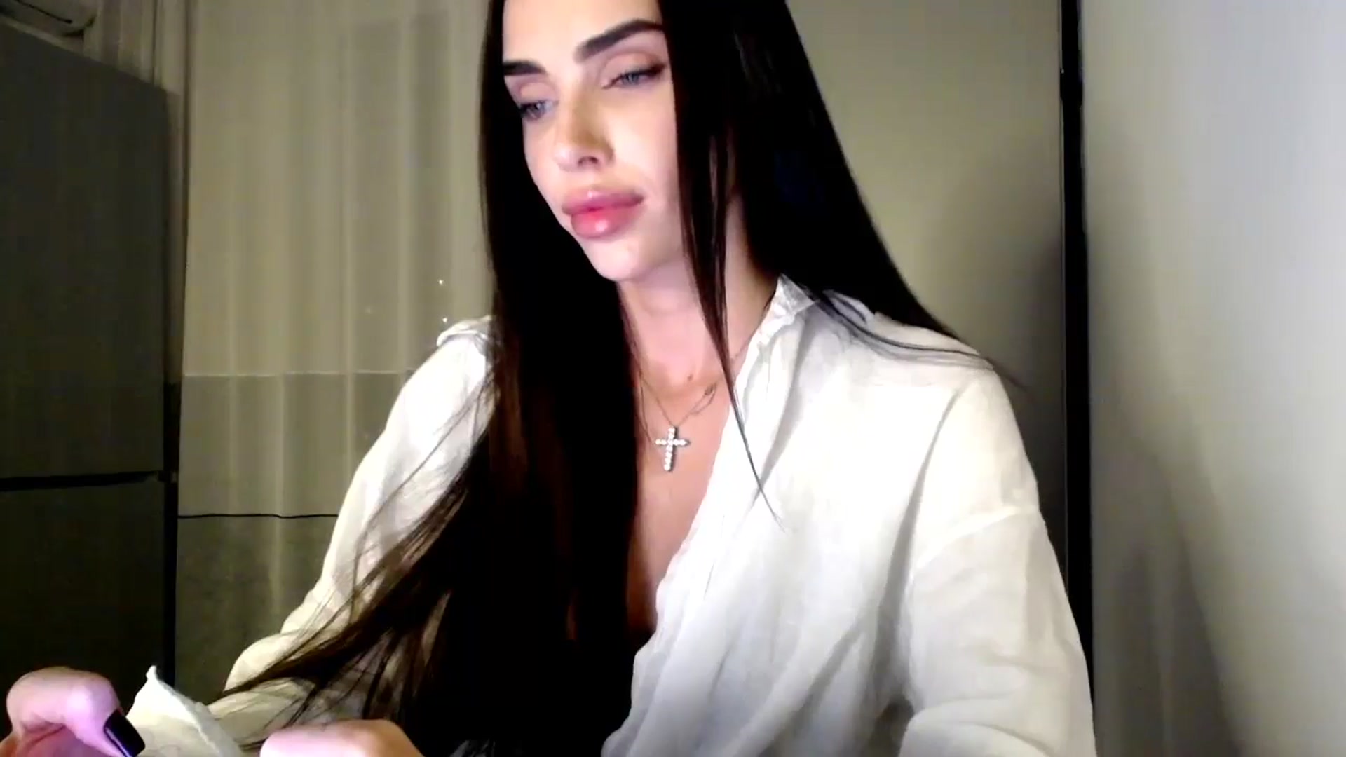 Gallery image thumbnail from Bunny_jr's myfreecams stream on, 10/23/2024, 21:21 image 5 of 20